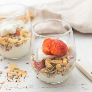 PS05029 0 Granola Cashew Strawberry 1